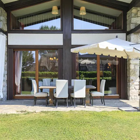 Sleeps 8 Pool Air Con Wifi فيلة لسا