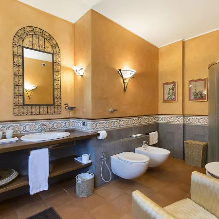 Sleeps 8 Pool Air Con Wifi