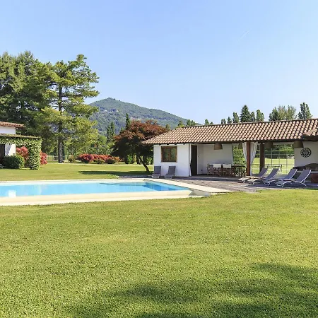 Sleeps 8 Pool Air Con Wifi لسا